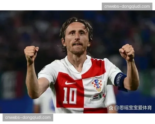 37岁的莫德里奇替补出场，用经验稳定皇马中场防守